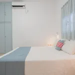 Coastal Escape - 2 Min From *