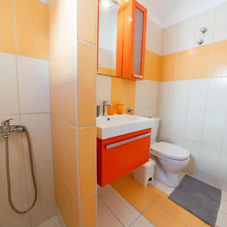 Apartman Coastal Escape - 2 Min From