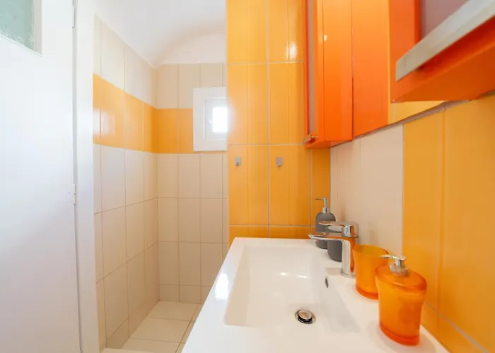 Coastal Escape Apartament Perissa (Santorini)