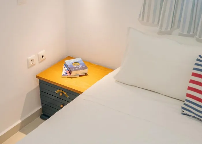 Апартаменты Coastal Escape *