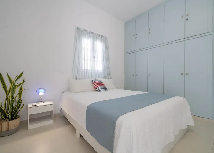 Coastal Escape Perísza